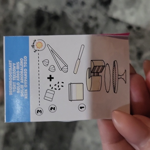 Miniverse Make It Mini Rainbow Cake - Picture 4 of 5